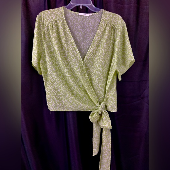 Lush - Sage Green Floral V-Neck Short Sleeve Faux Wrap Blouse Si… - Picture 4 of 13